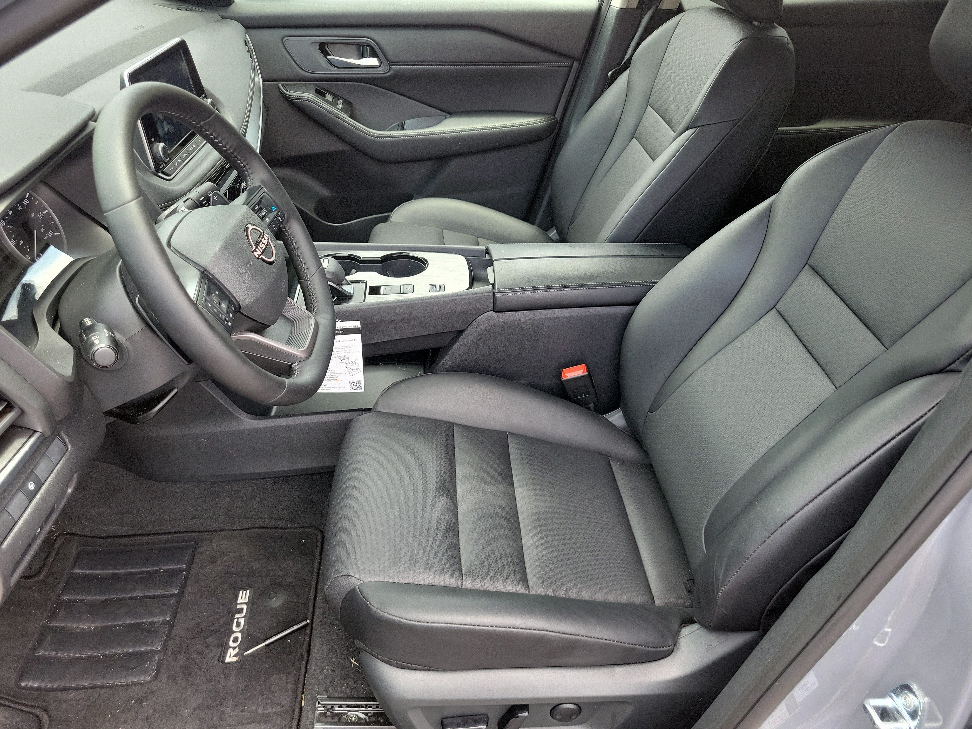 Used 2026 Nissan Rogue Dark Armor FWD image 9