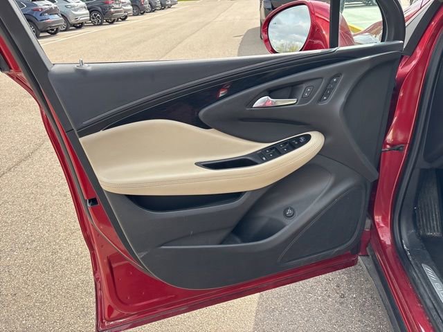 Used 2018 Buick Envision Essence FWD image 17