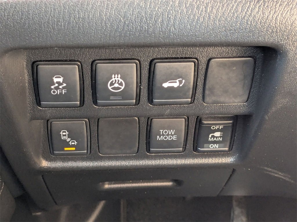 Used 2020 Nissan Pathfinder Platinum image 26