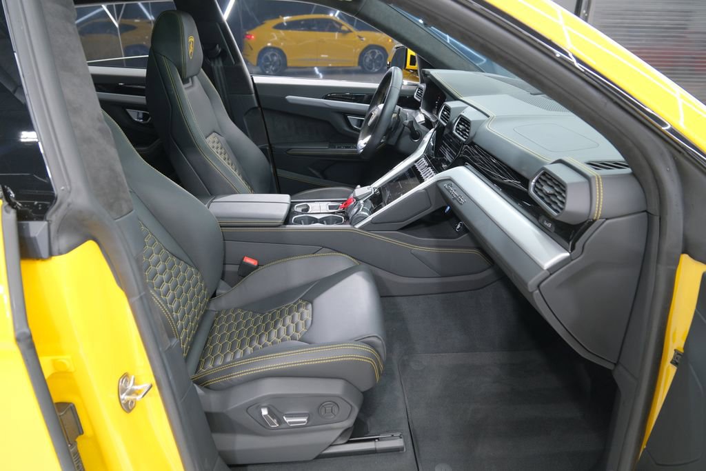 Used 2022 Lamborghini Urus image 39