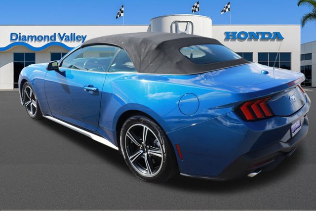 Used 2024 Ford Mustang Convertible image 4
