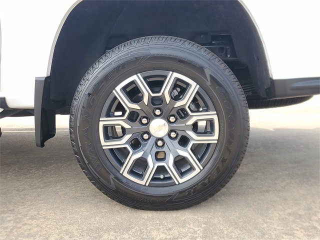 Used 2024 Chevrolet Colorado LT w/ LT Convenience Package III image 9