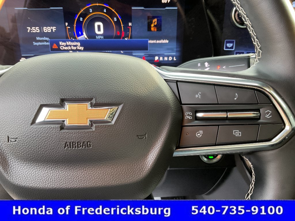 Used 2025 Chevrolet Traverse LT FWD image 33