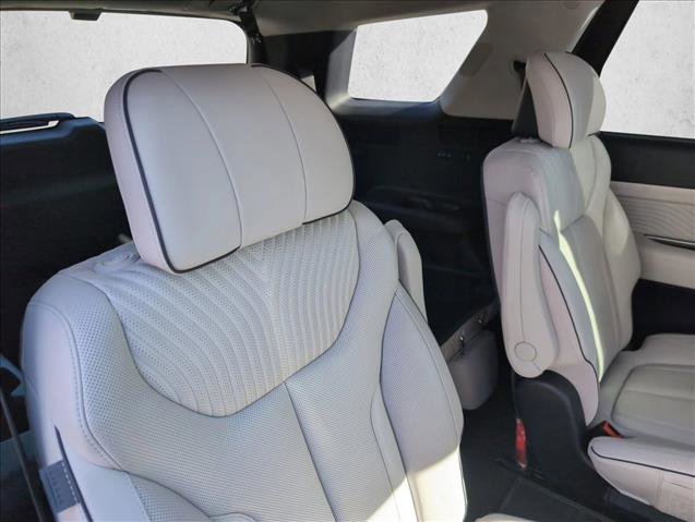Used 2024 Hyundai Palisade Calligraphy image 23