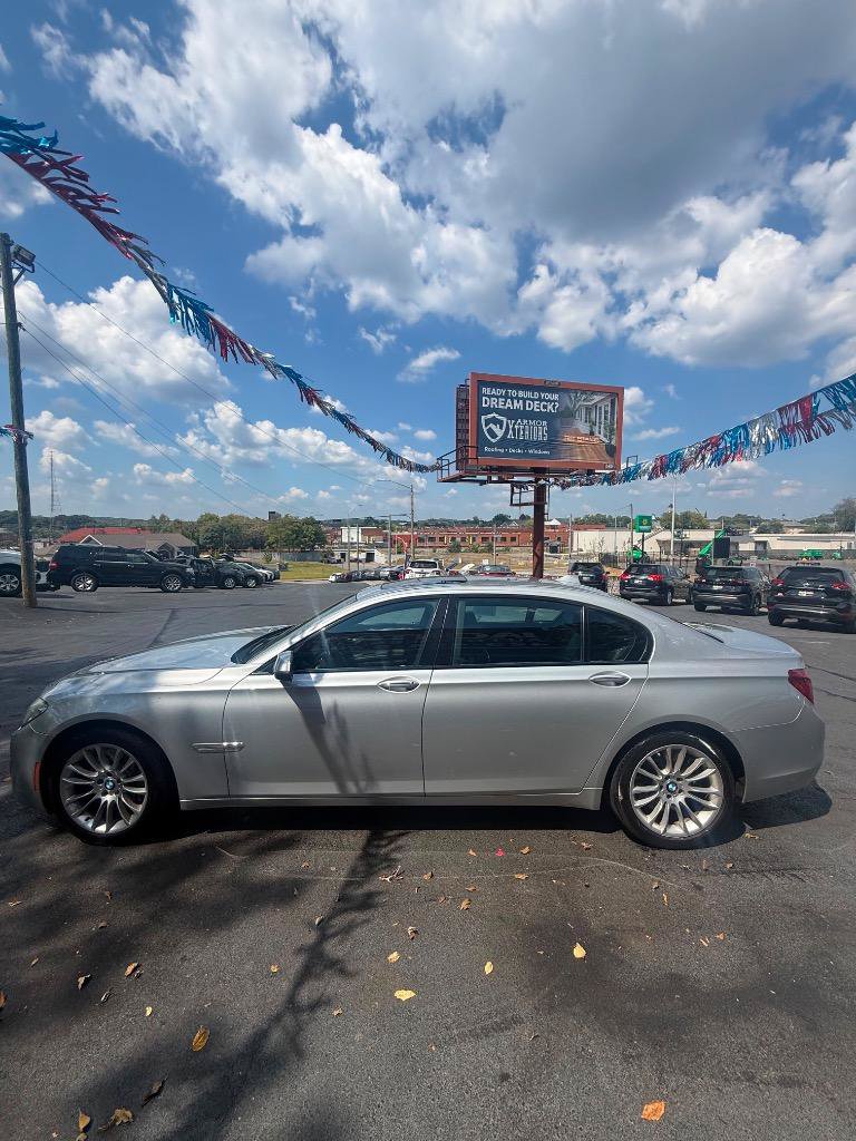 Used 2013 BMW 750Li RWD image 5