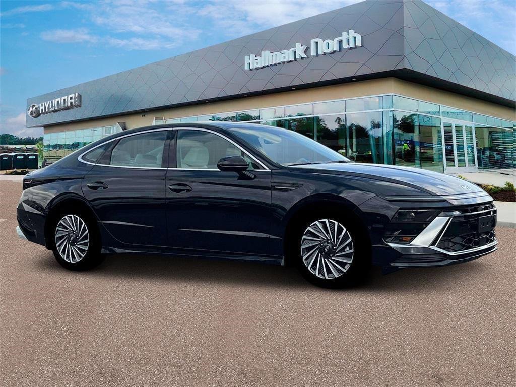 New 2025 Hyundai Sonata Limited image 10