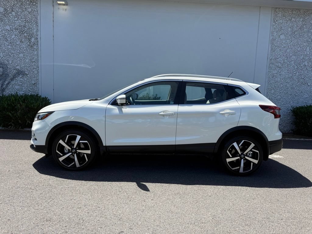 Certified 2022 Nissan Rogue Sport SL w/ Premium Package AWD/4WD image 3