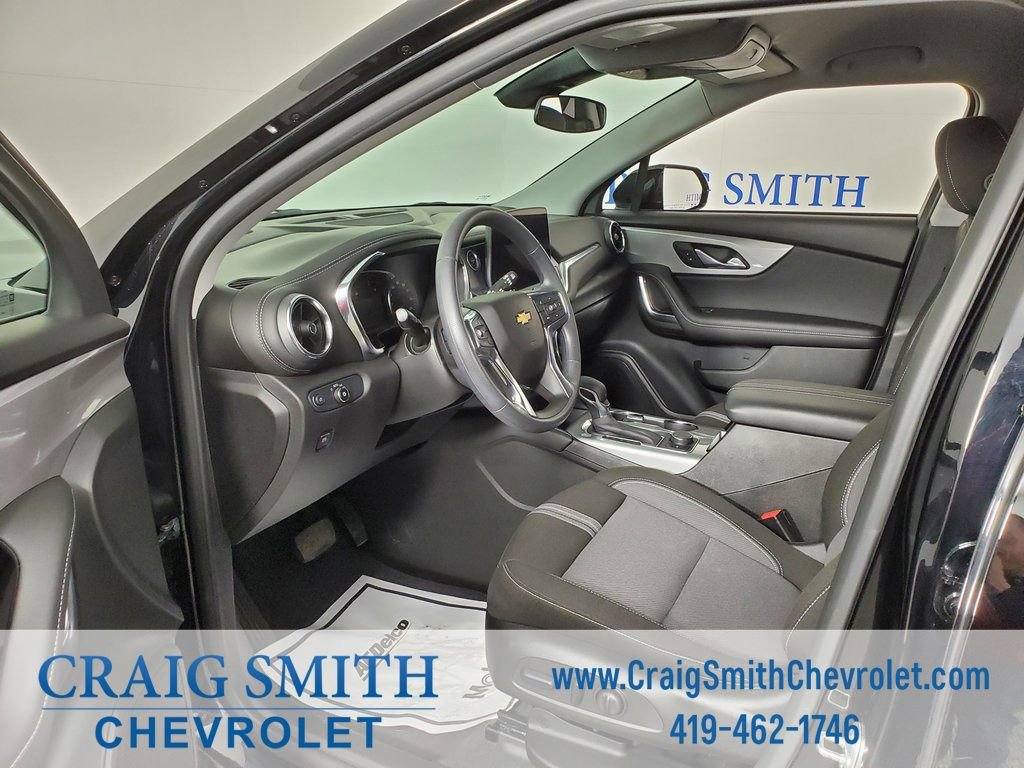 Used 2025 Chevrolet Blazer LT image 32
