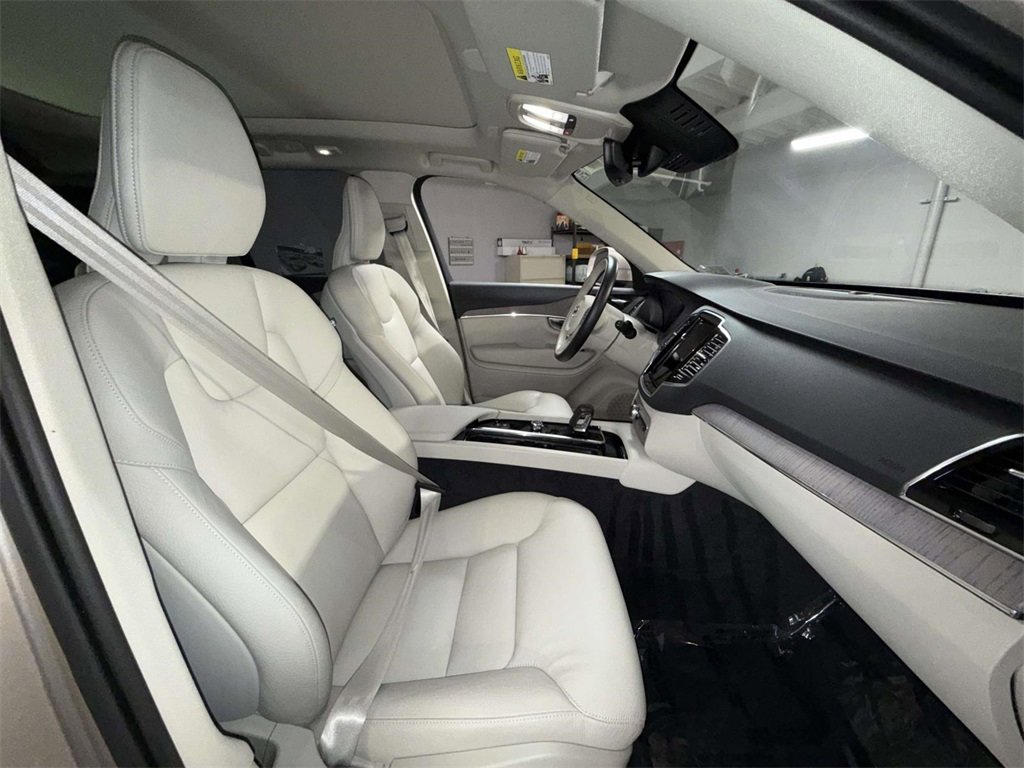 Used 2024 Volvo XC90 B6 Plus w/ Protection Package Premier image 14