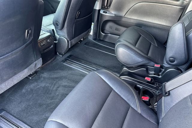 Used 2018 Toyota Sienna SE w/ SE Preferred Package FWD image 14