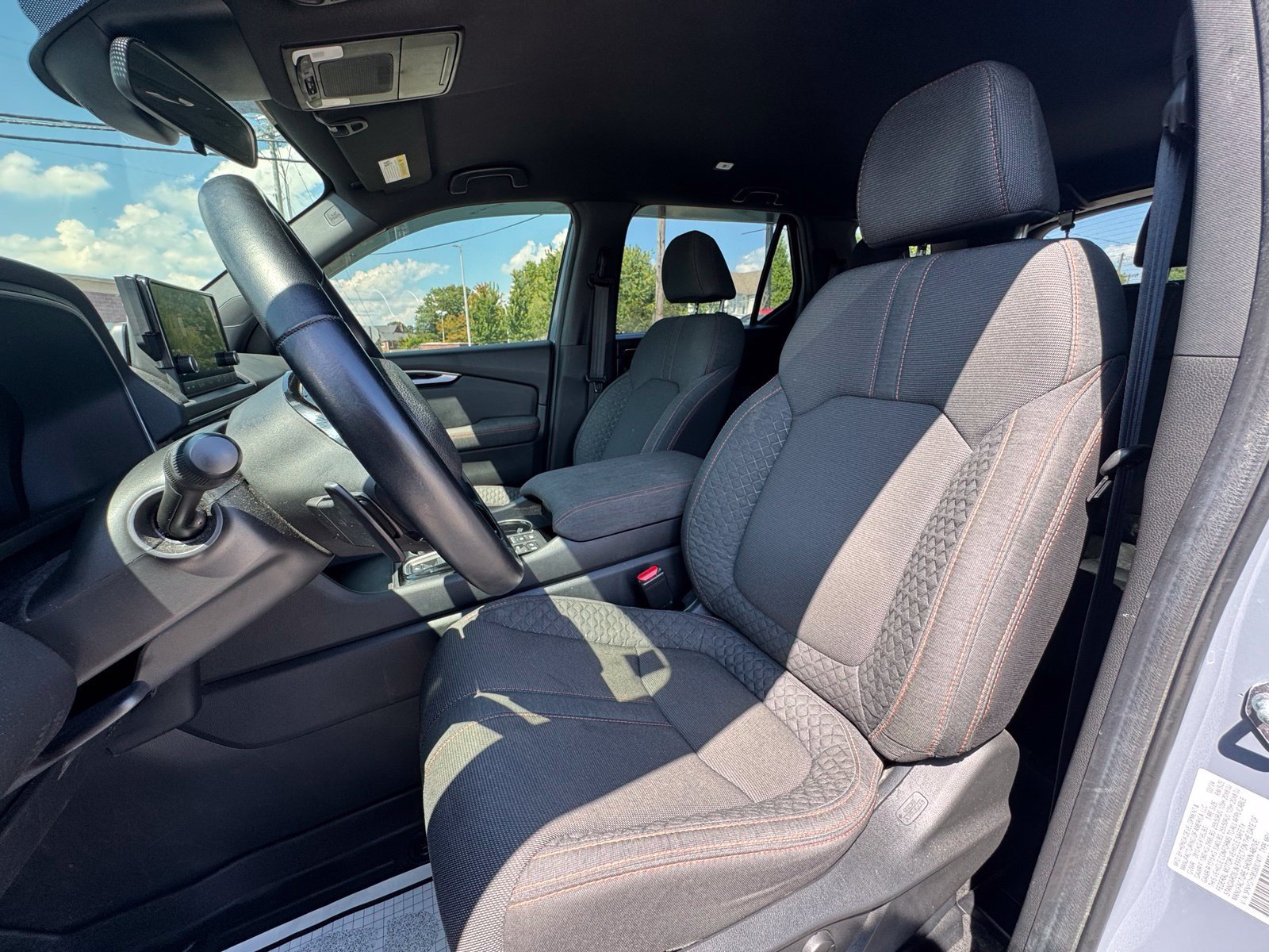 Used 2025 Honda Pilot Sport image 11