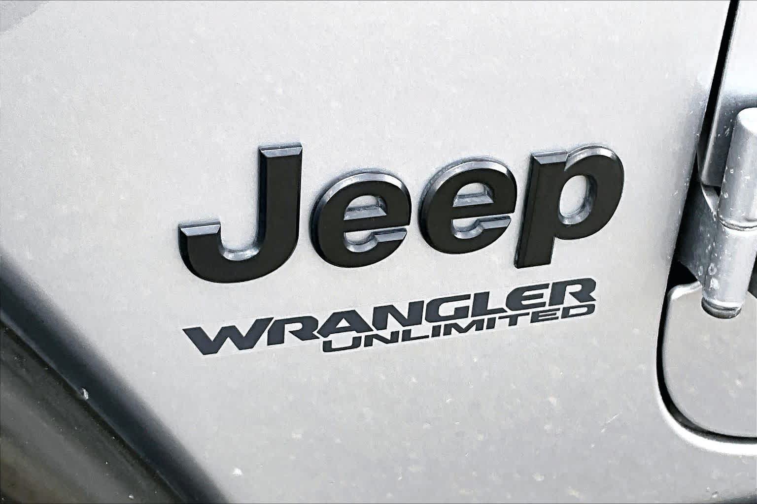 Used 2020 Jeep Wrangler Unlimited Sahara AWD/4WD image 30