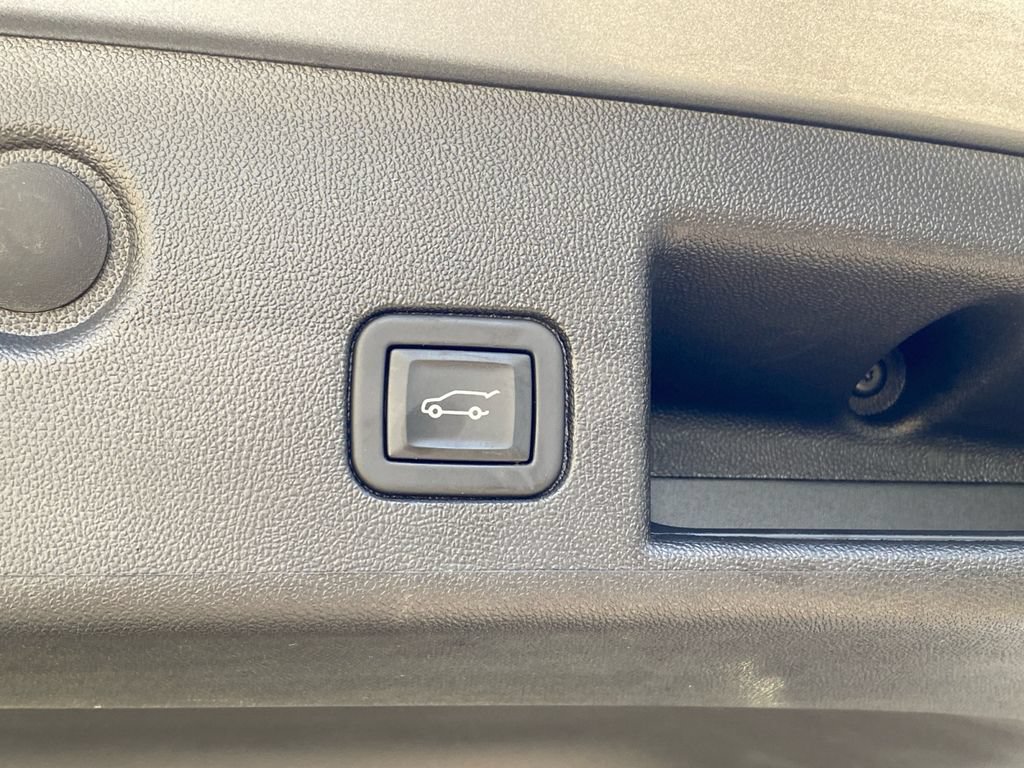 Certified 2023 Chevrolet Equinox Premier AWD/4WD image 16