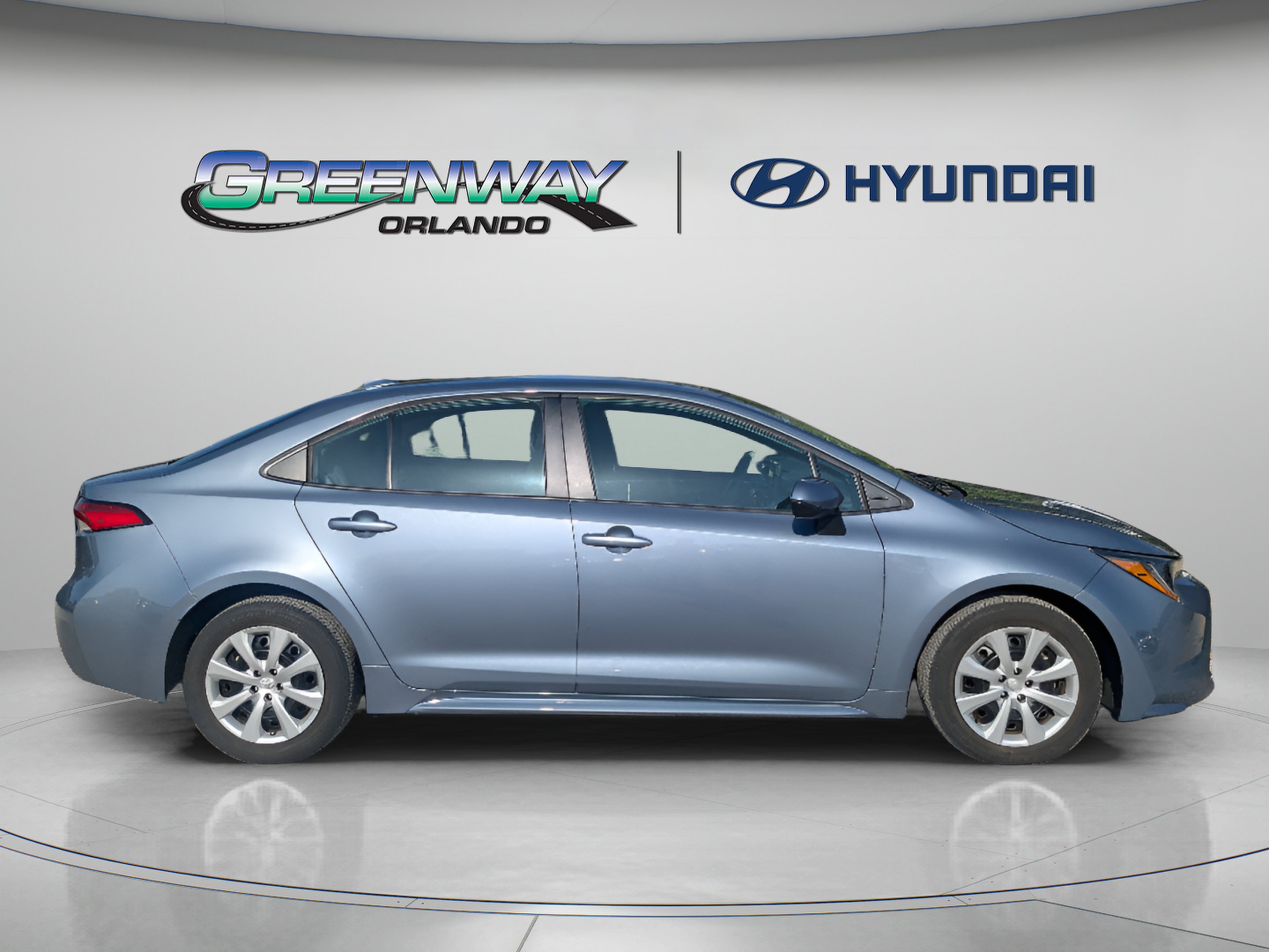 Used 2024 Toyota Corolla LE FWD image 8