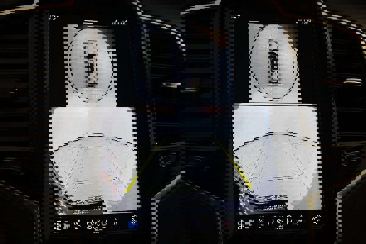 Used 2024 Volvo XC90 B5 Plus image 10