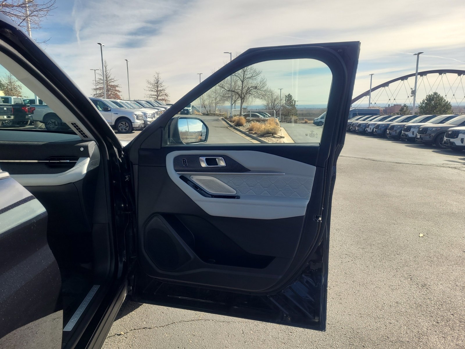 Certified 2025 Ford Explorer Platinum w/ Ultimate Package image 16