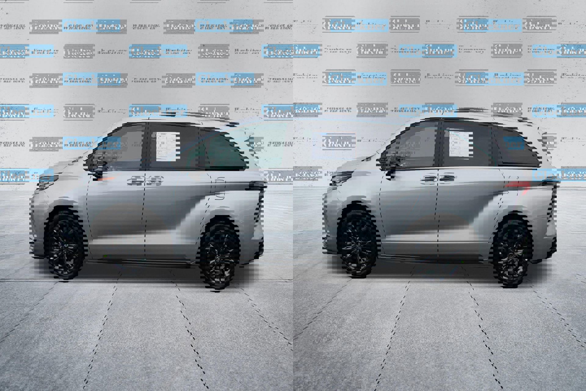 Used 2025 Toyota Sienna XSE w/ XSE Premium Package image 9