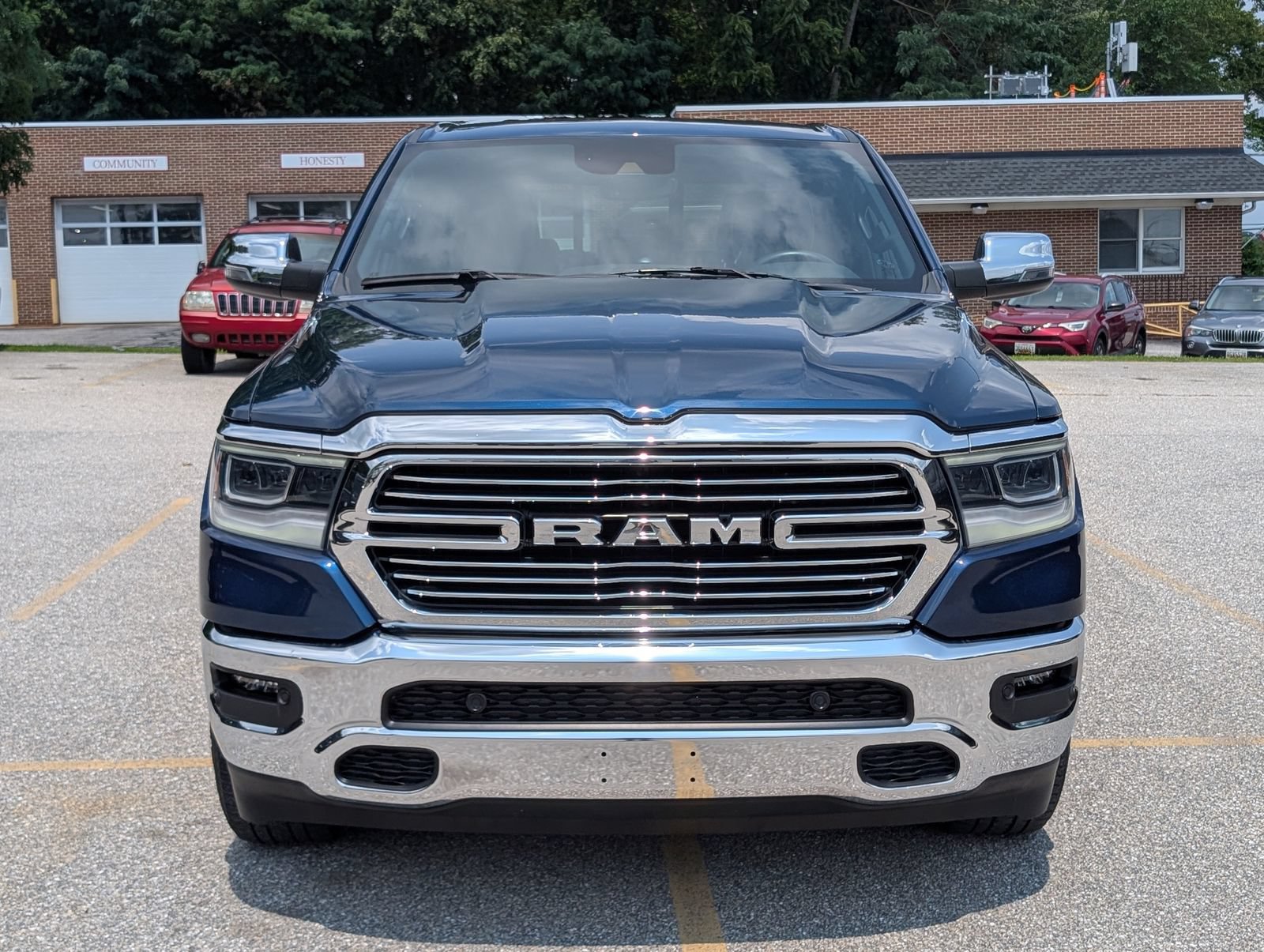 Used 2023 RAM 1500 Laramie AWD/4WD image 8