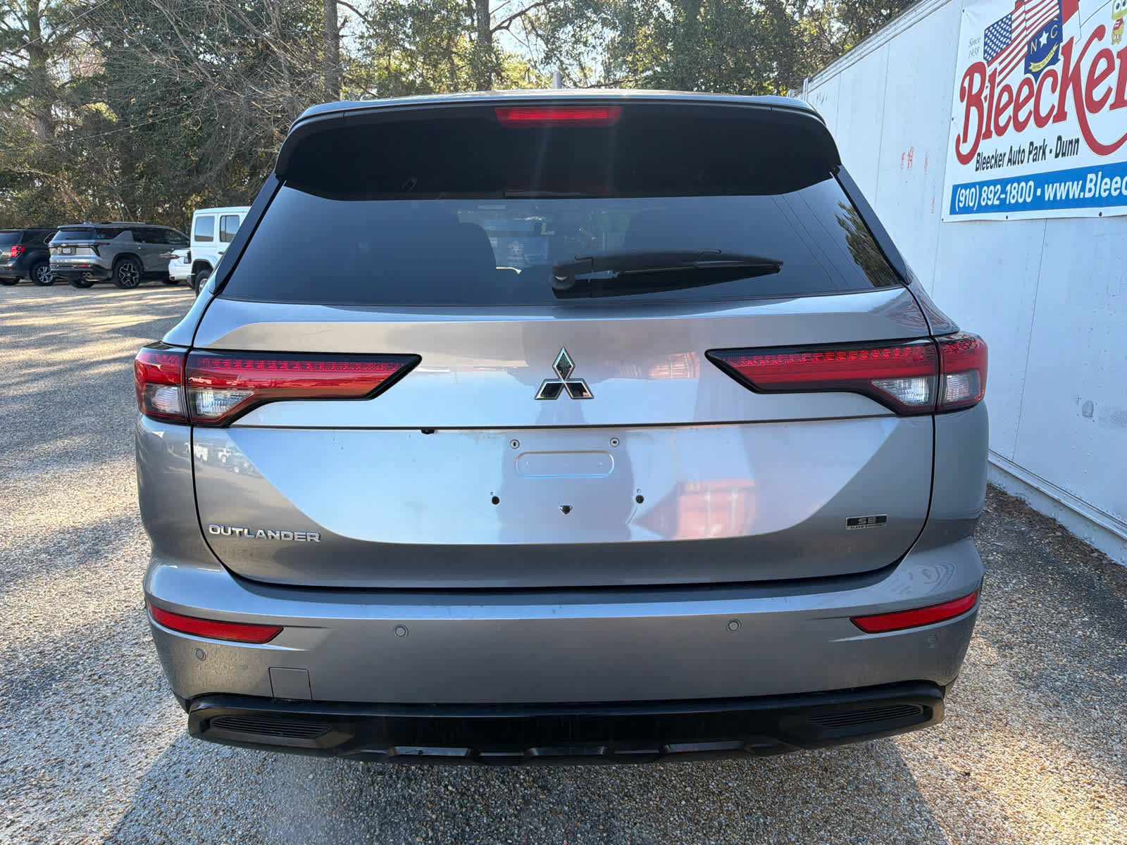 Used 2023 Mitsubishi Outlander SE Black Edition image 4