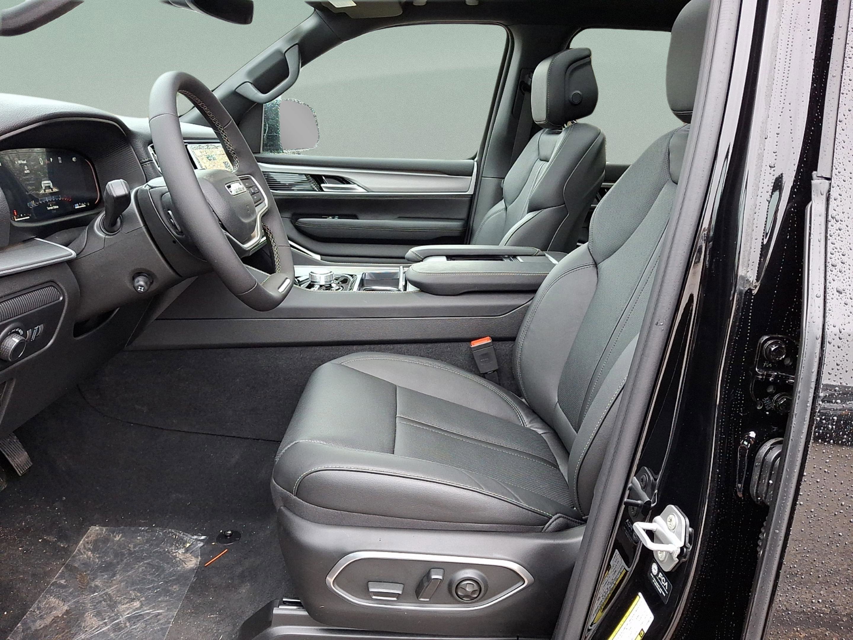 New 2026 Jeep Grand Wagoneer 4WD w/ Premium Group I image 9