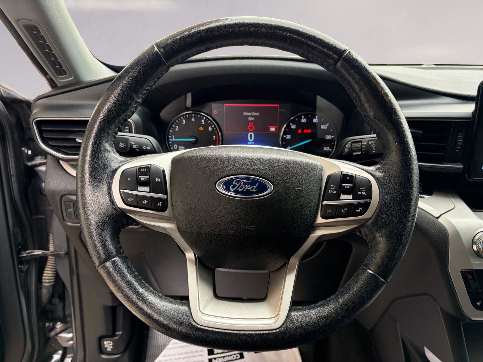 Used 2022 Ford Explorer XLT w/ Equipment Group 202A image 12