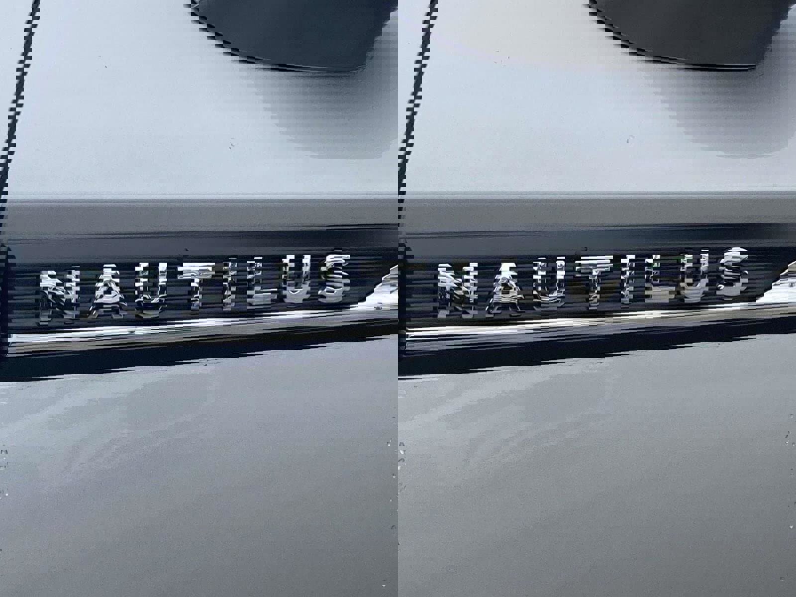 Certified 2022 Lincoln Nautilus Reserve w/ Equipment Group 201A image 13