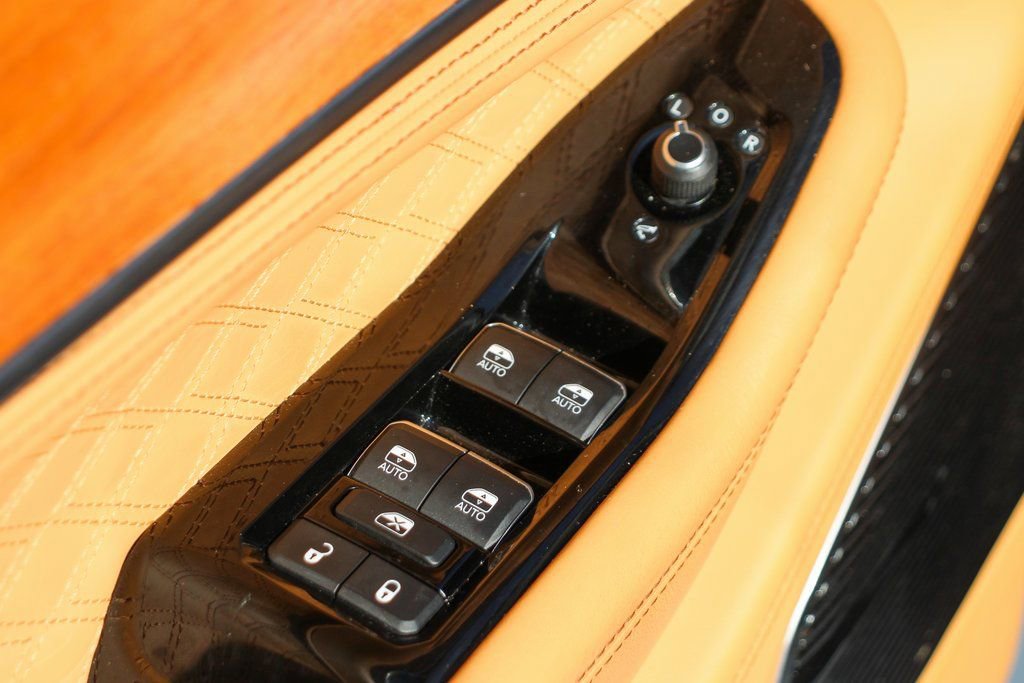 Used 2022 Jeep Grand Cherokee Summit AWD/4WD image 16