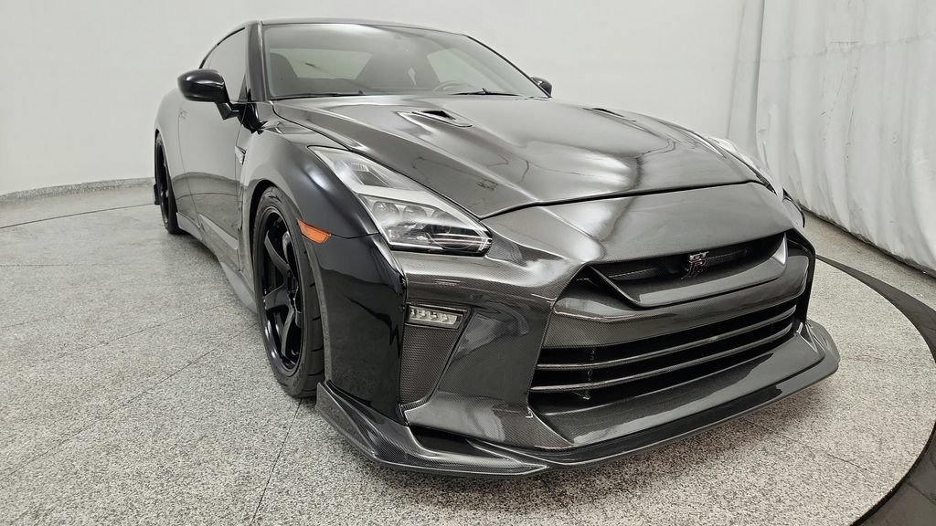 Used 2018 Nissan GT-R Premium AWD/4WD image 12