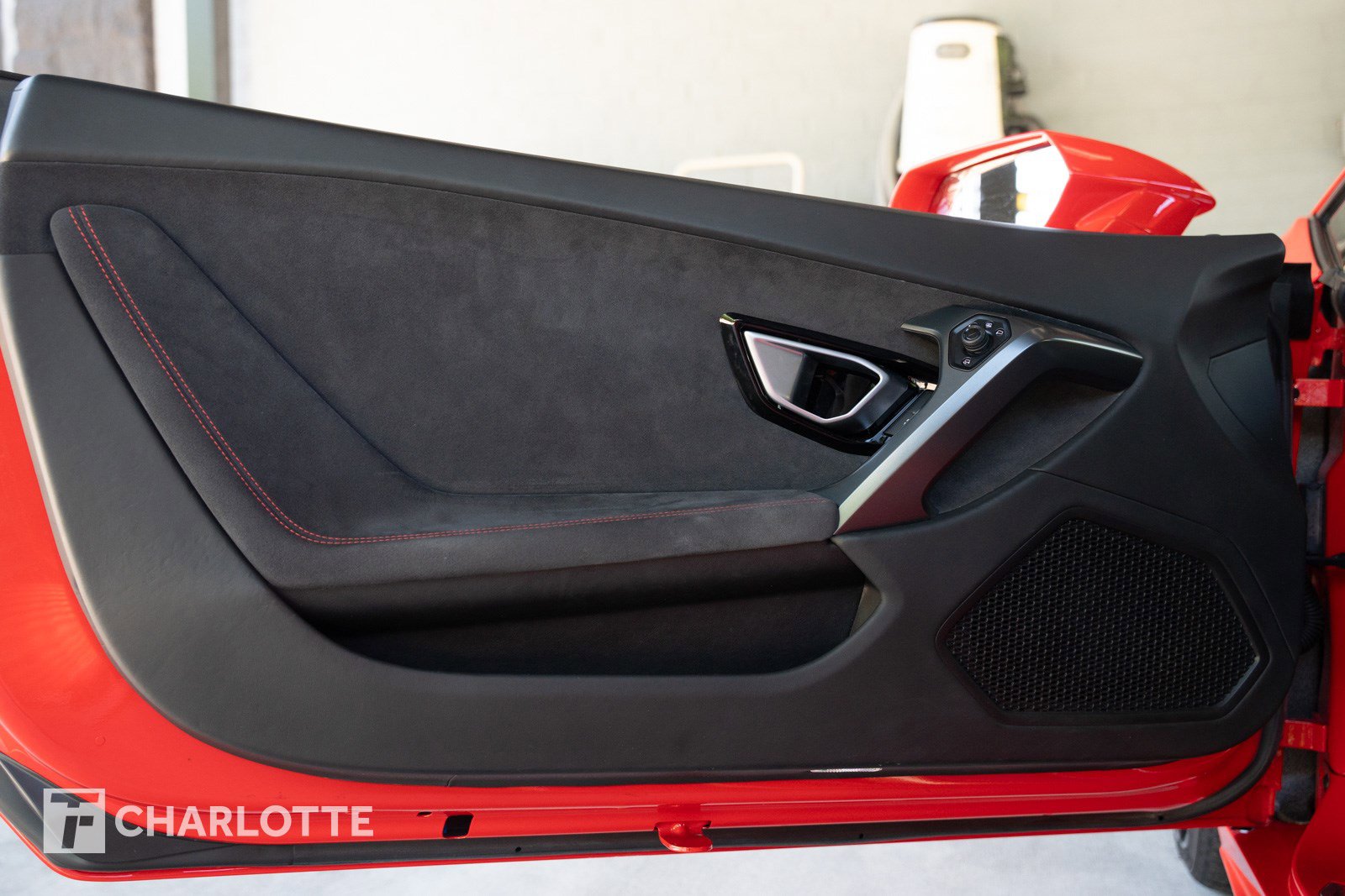Used 2016 Lamborghini Huracan LP 580-2 RWD image 17