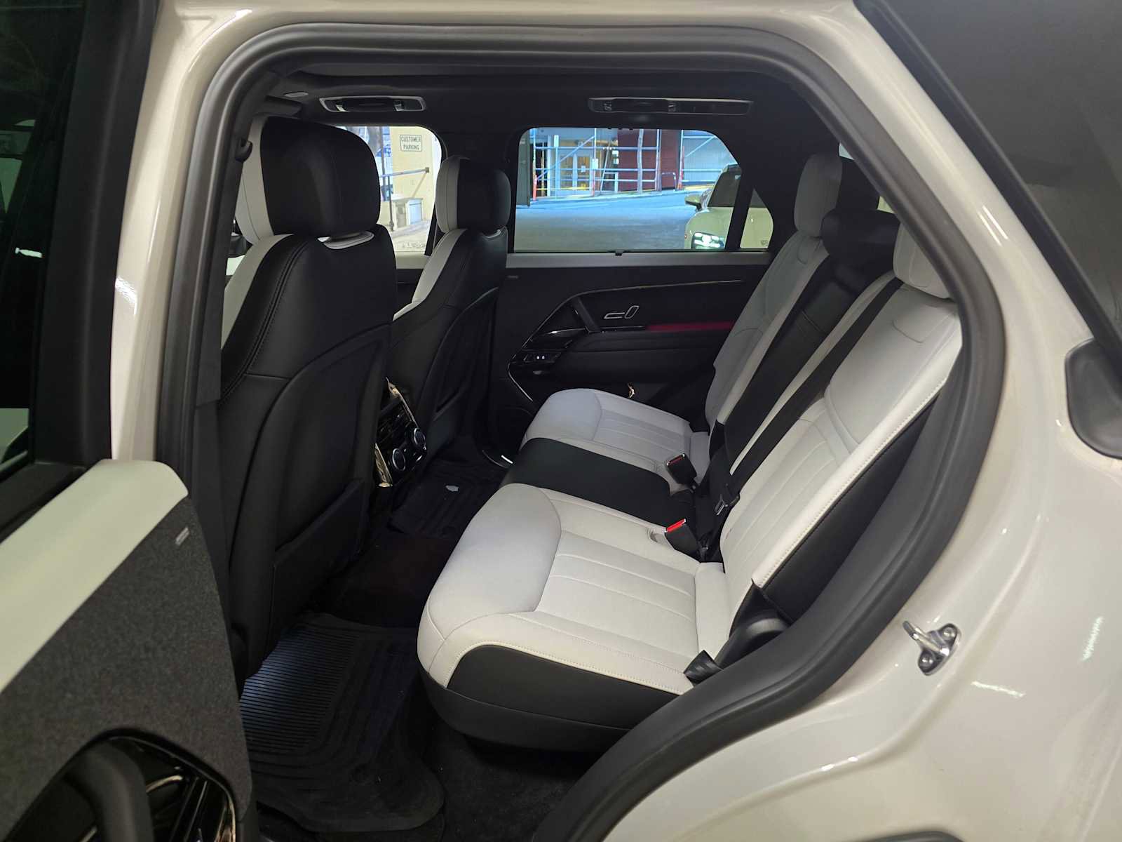 Used 2025 Land Rover Range Rover Sport Autobiography image 18