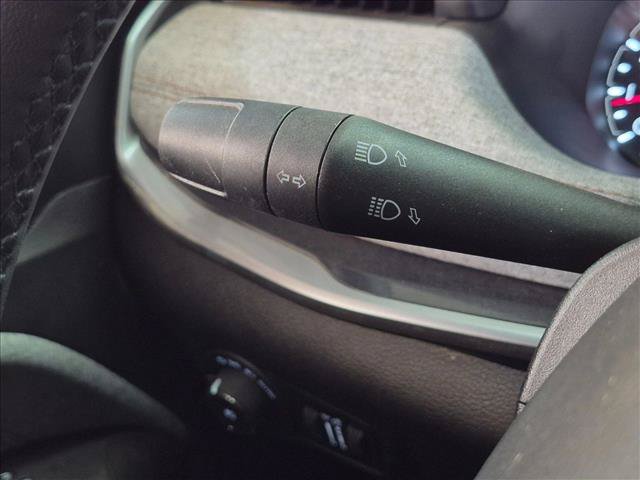 Used 2024 Jeep Compass Latitude w/ Sun and Sound Group AWD/4WD image 12
