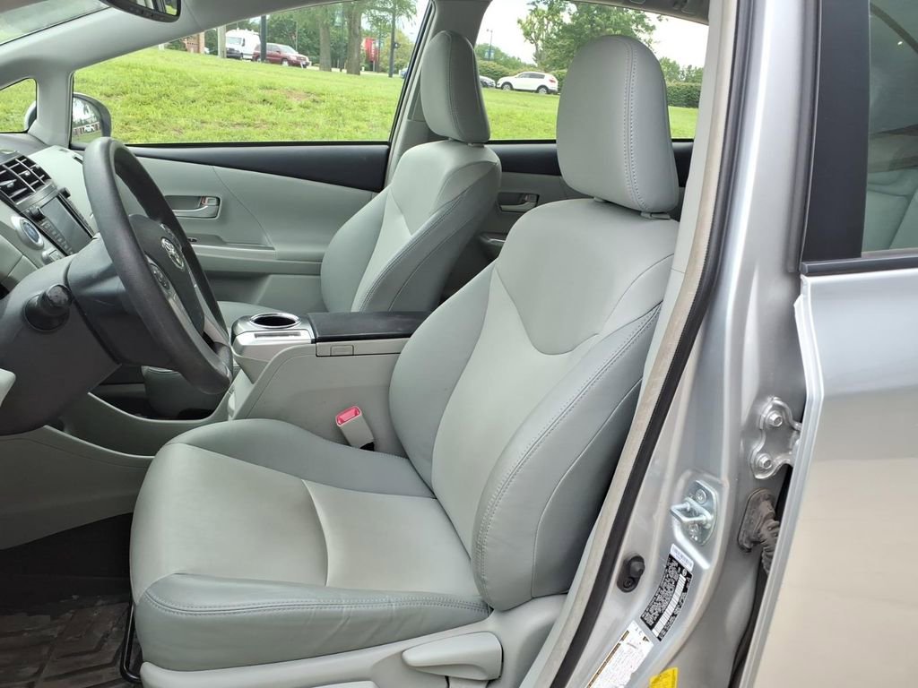 Used 2012 Toyota Prius V Five FWD image 12