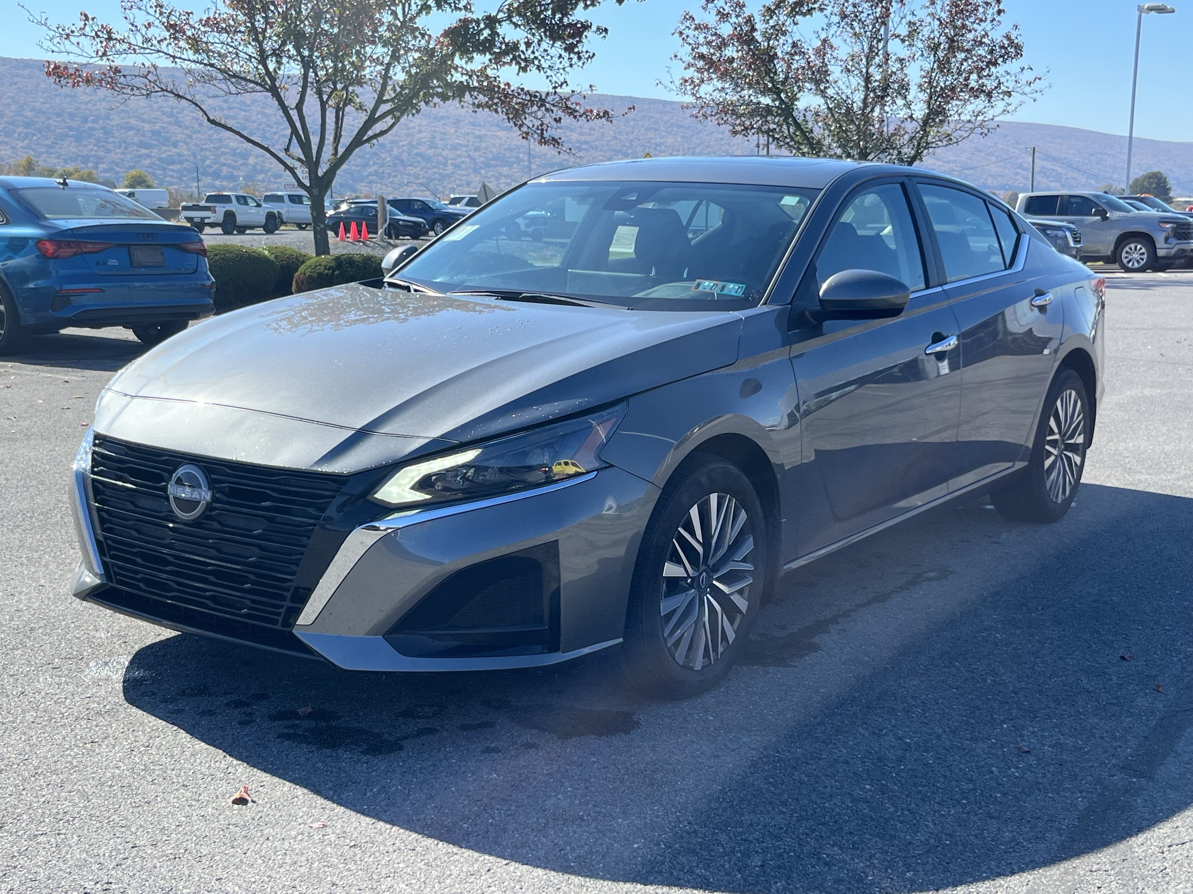 Used 2024 Nissan Altima 2.5 SV w/ SV Premium Package AWD/4WD image 5