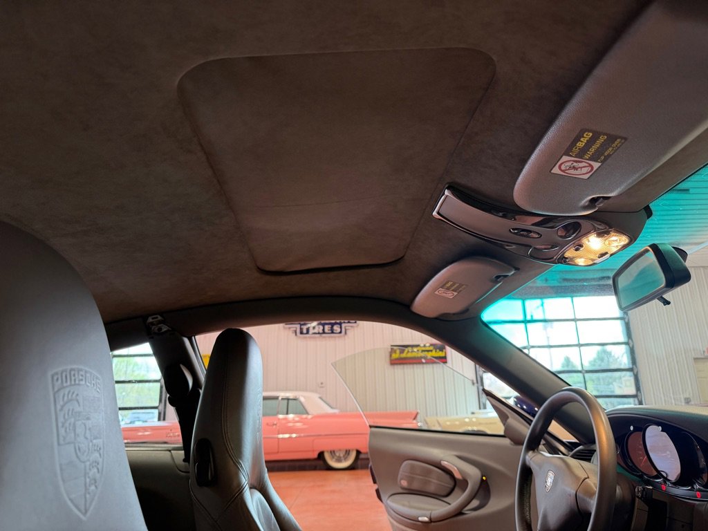 Used 2001 Porsche 911 Carrera 4 image 24