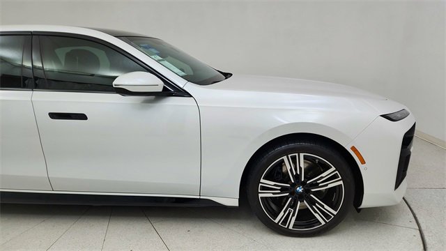 Used 2023 BMW 740i w/ Executive Package image 7