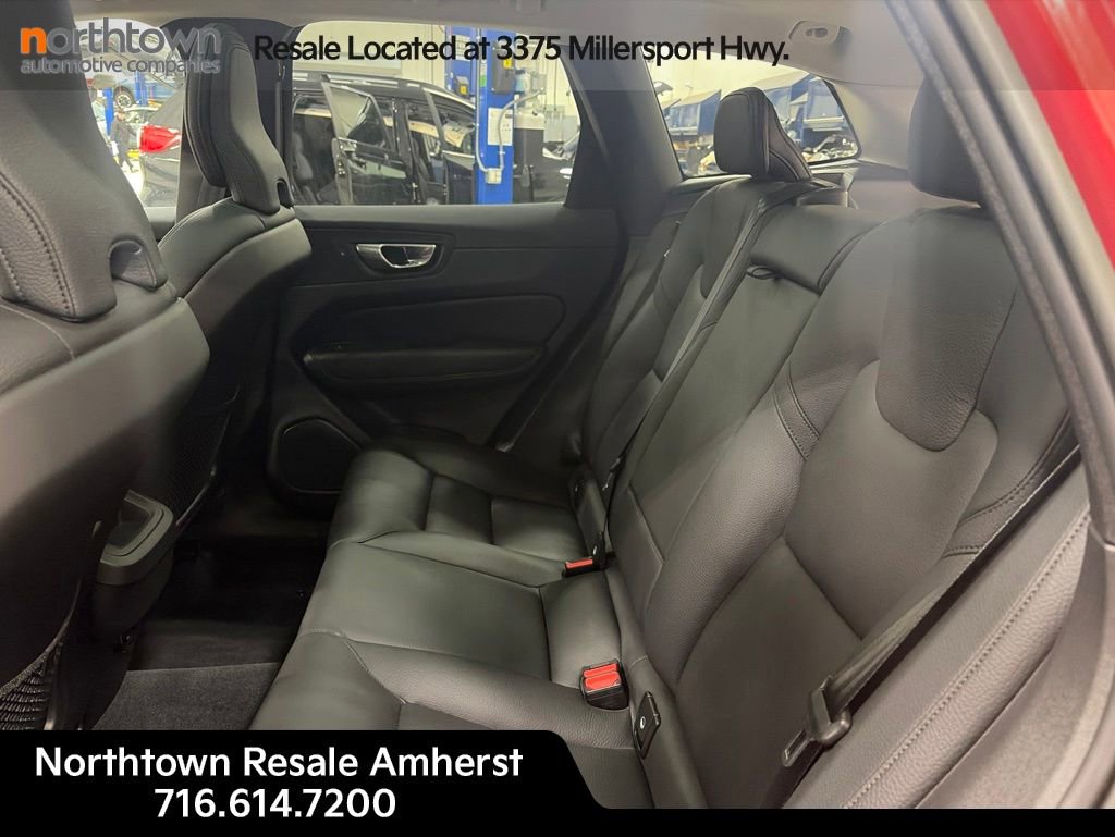 Used 2023 Volvo XC60 B5 Plus w/ Climate Package AWD/4WD image 2
