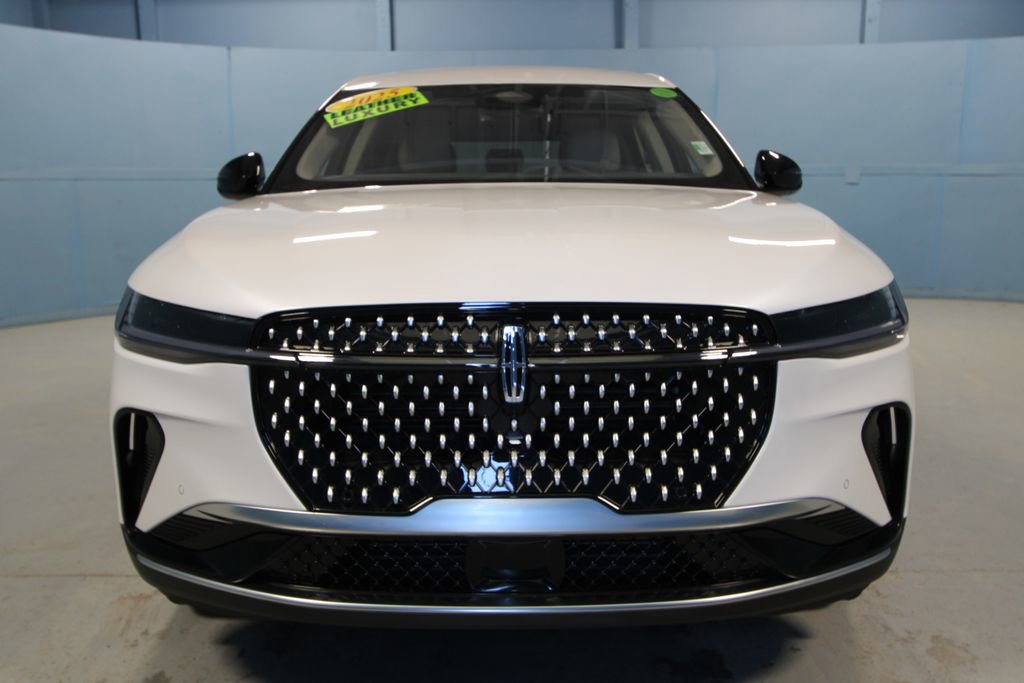 Used 2025 Lincoln Nautilus Premier image 30