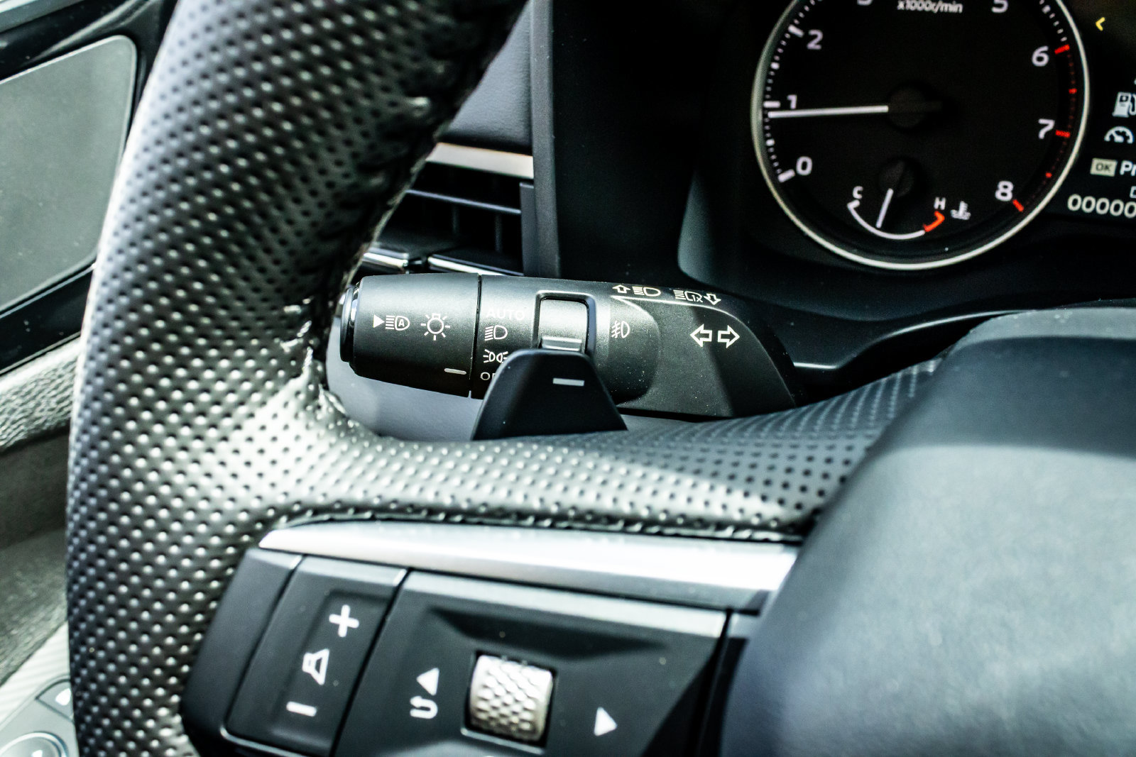 New 2026 Mitsubishi Outlander LE AWD/4WD image 23