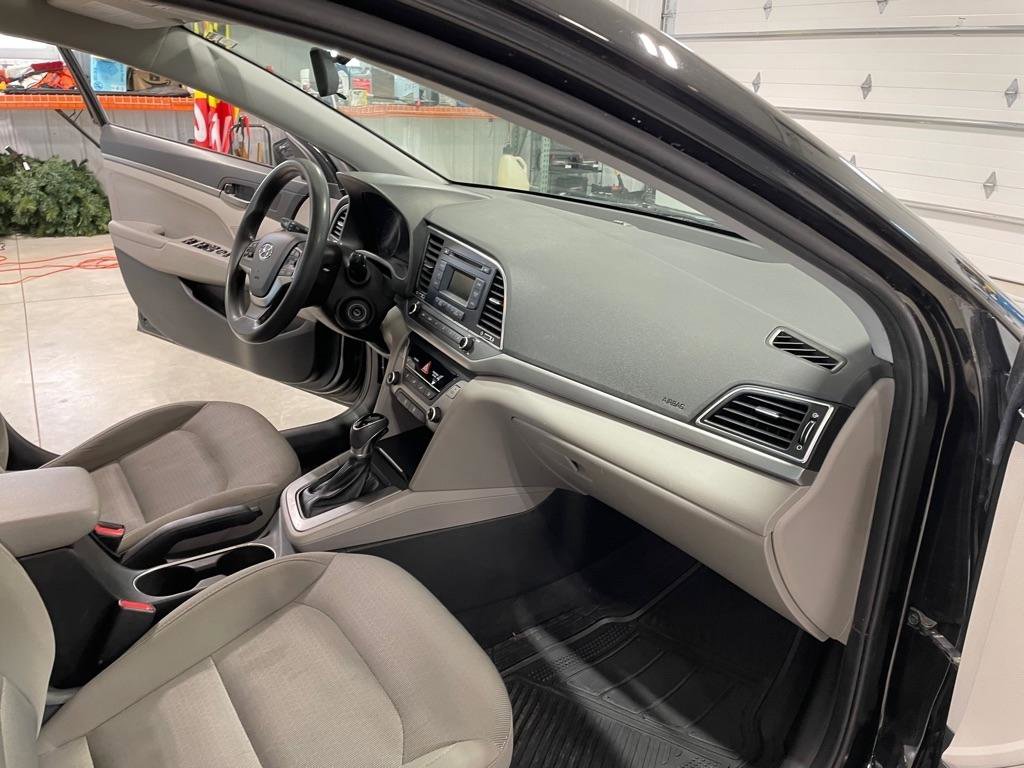 Used 2017 Hyundai Elantra SE FWD image 20