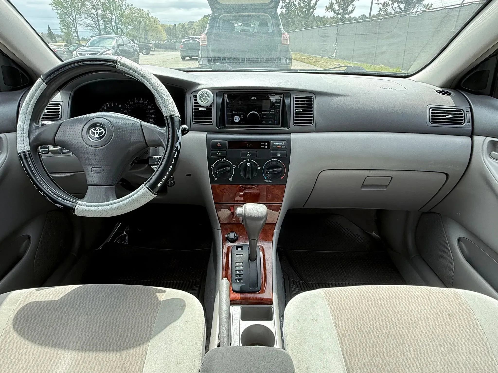 Used 2007 Toyota Corolla LE FWD image 3