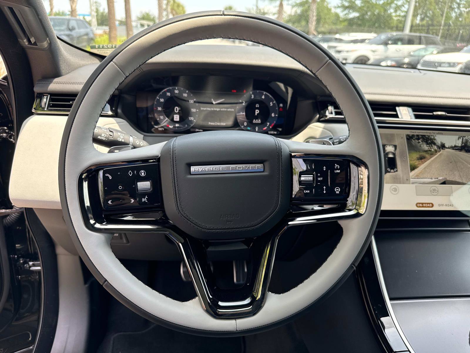 New 2026 Land Rover Range Rover Velar Dynamic SE image 26