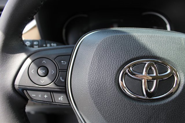 Used 2023 Toyota RAV4 XLE Premium FWD image 28