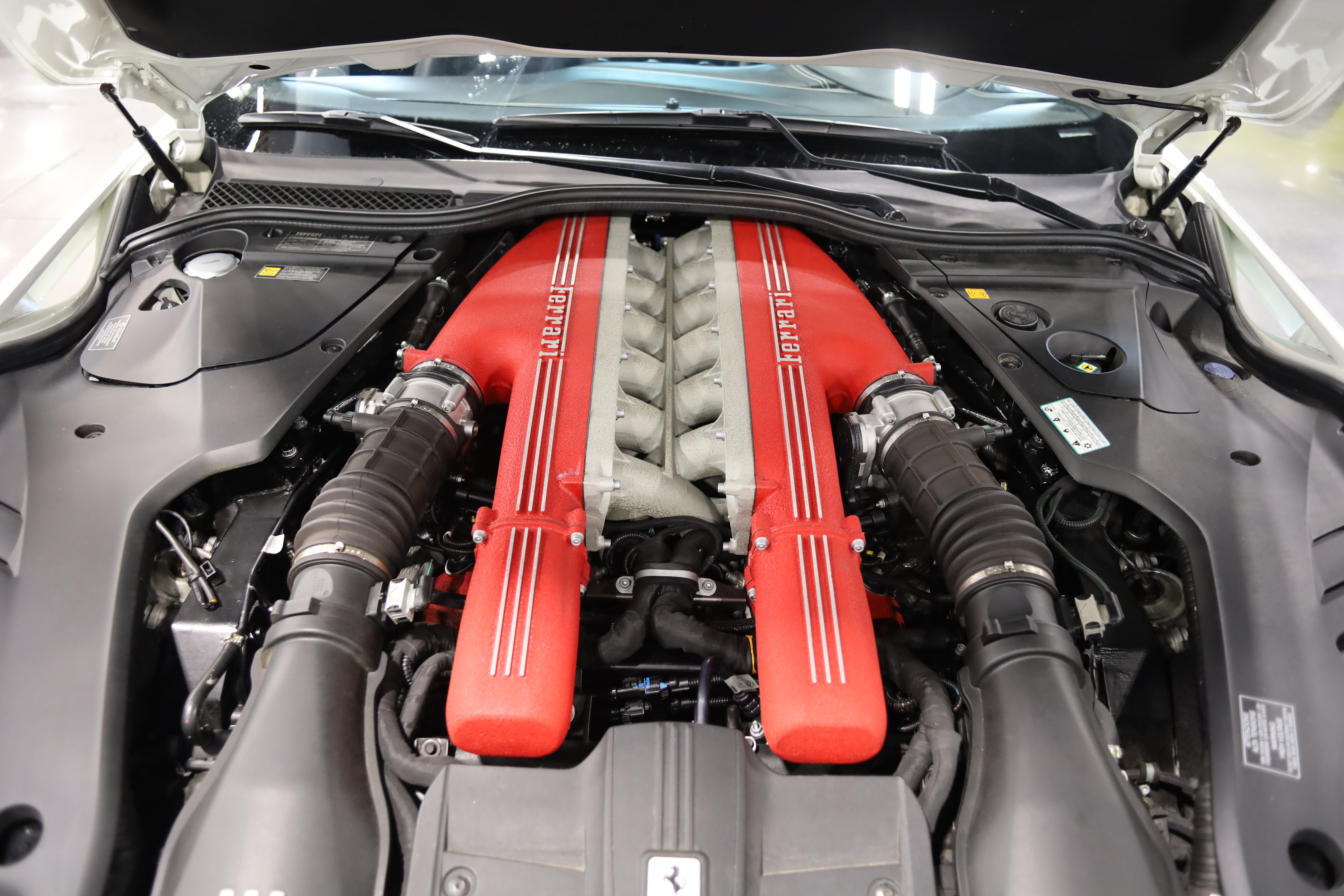 Used 2015 Ferrari F12 Berlinetta RWD image 39