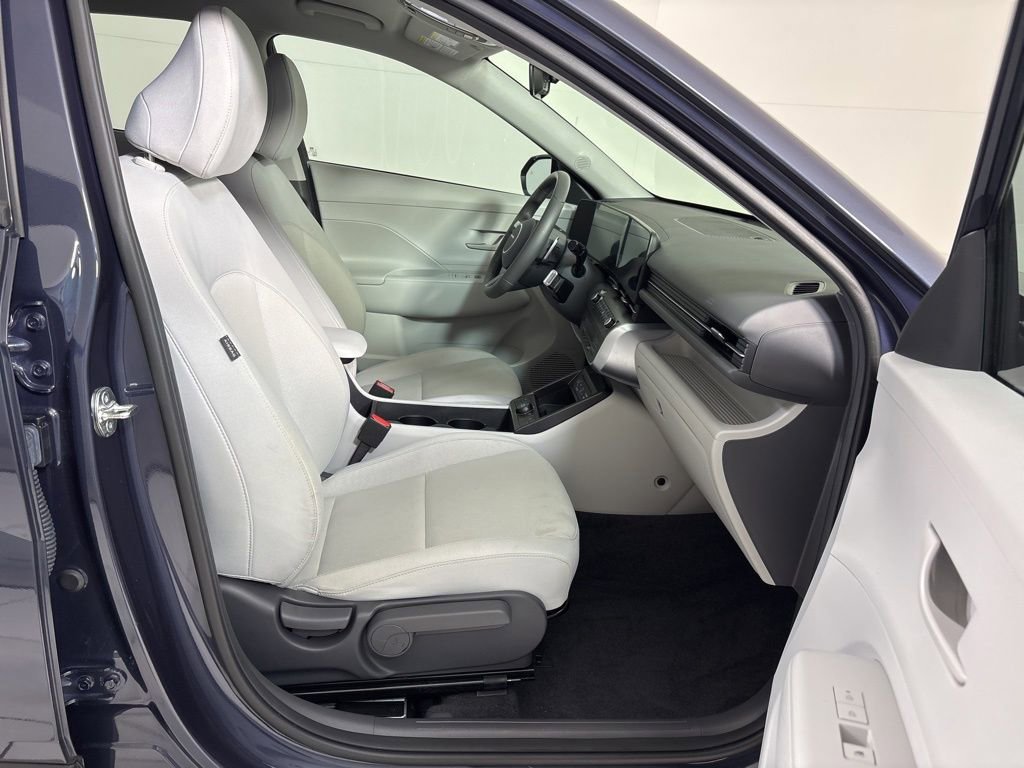 Certified 2025 Hyundai Kona SEL image 12