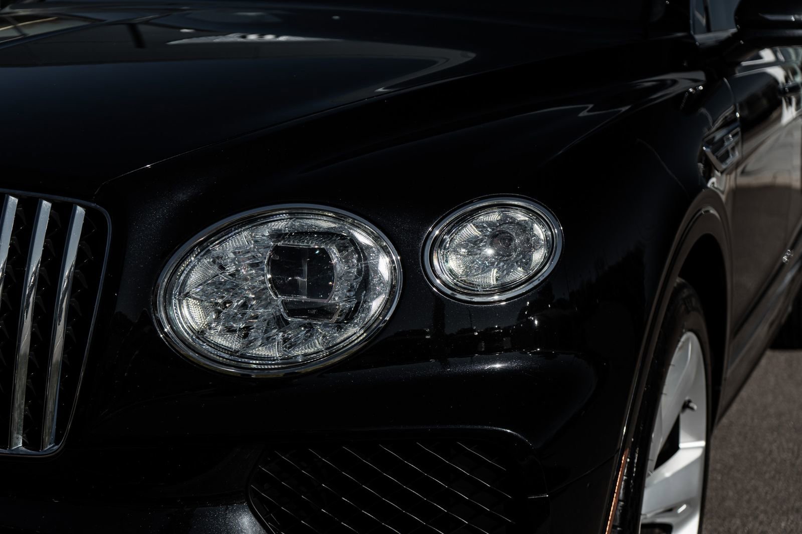 Used 2023 Bentley Bentayga Extended Wheelbase image 9