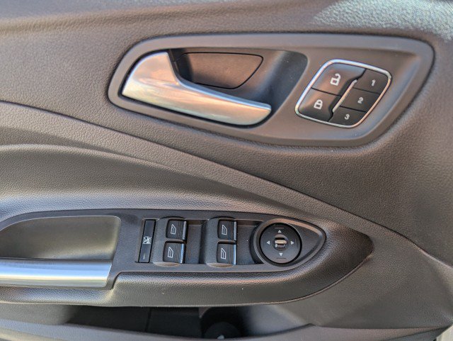 Used 2015 Ford Escape Titanium w/ Equipment Group 301A AWD/4WD image 10