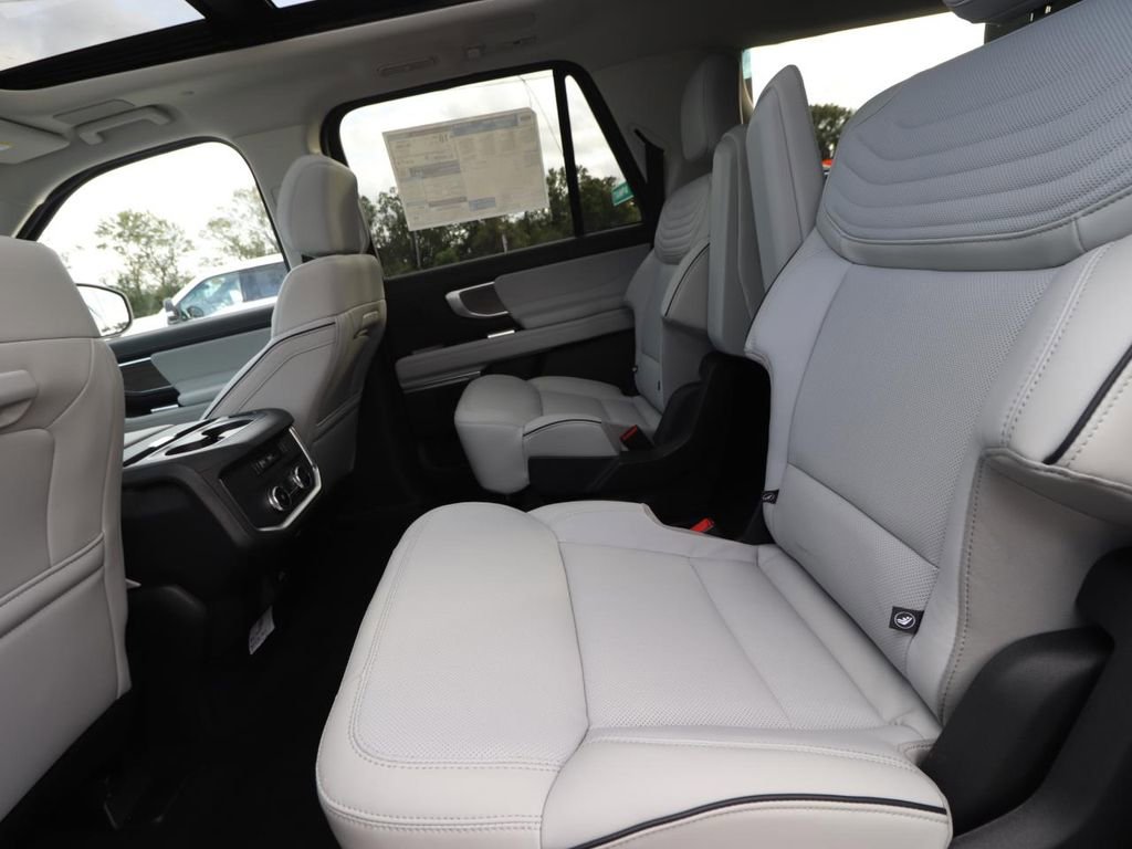 New 2025 Ford Expedition Max Platinum w/ Platinum Ultimate Package image 12