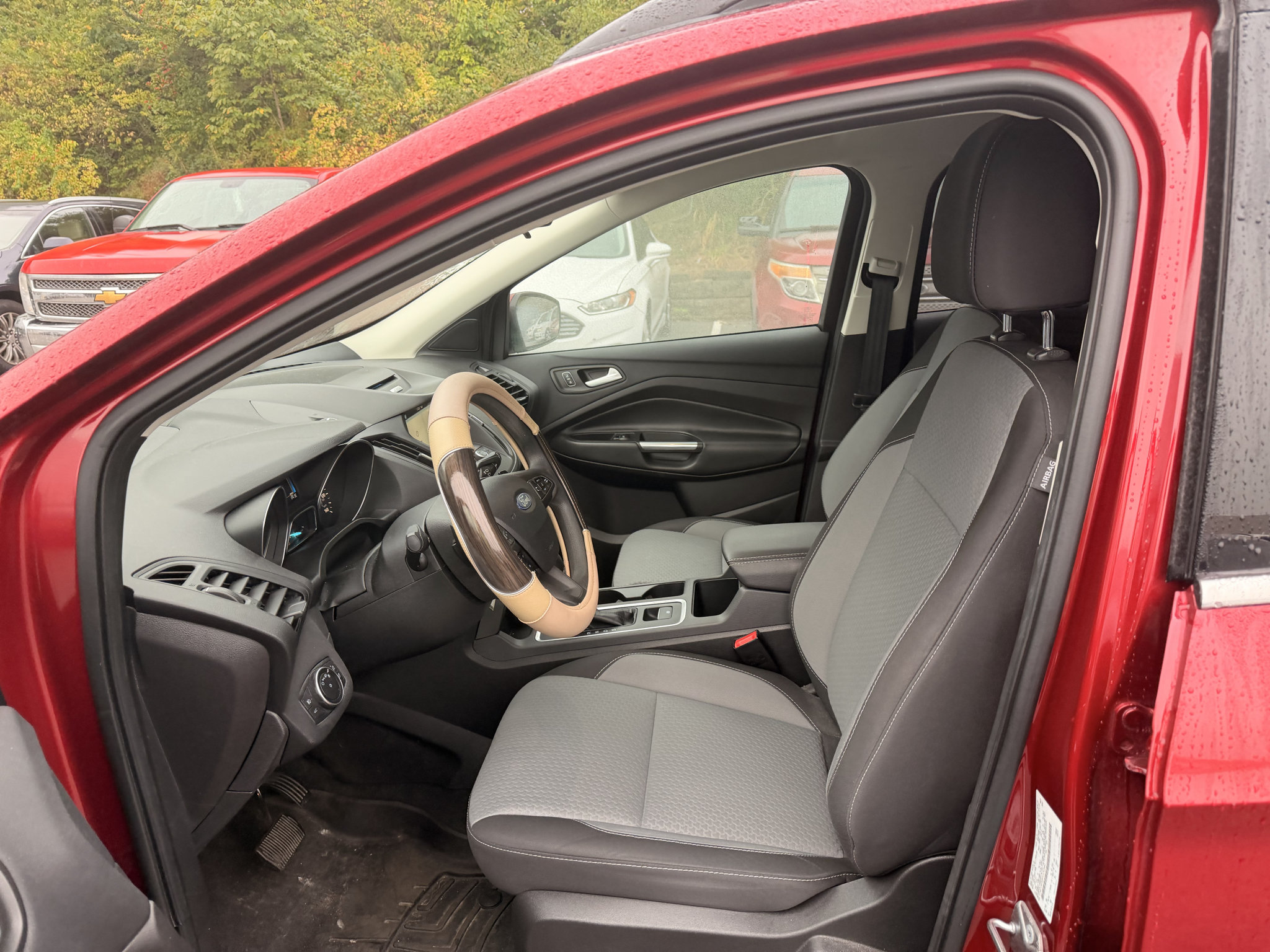 Used 2017 Ford Escape SE w/ Equipment Group 201A AWD/4WD image 6