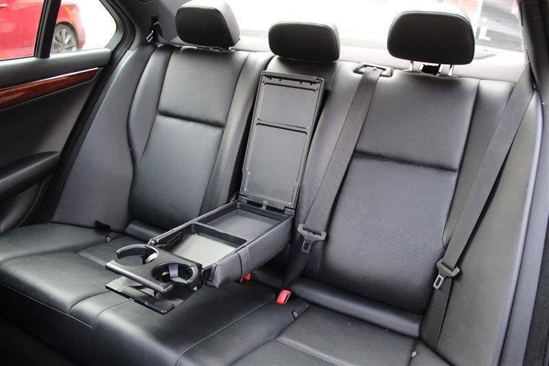 Used 2011 Mercedes-Benz C 300 4MATIC Sedan image 24