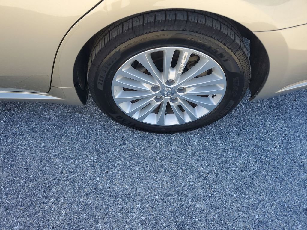 Used 2015 Toyota Avalon XLE Premium image 19